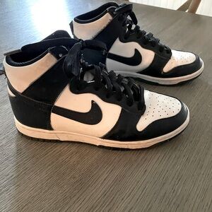 Women’s Nike Dunk retro panda 🐼 sneakers size 7